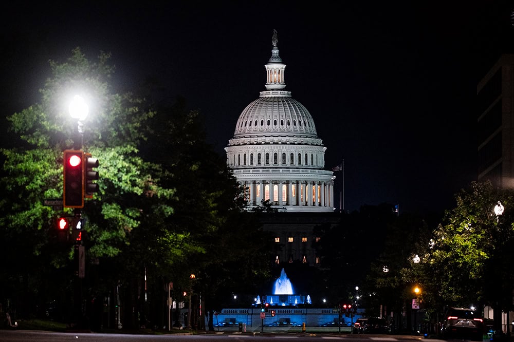Image of the U.S. Capitol at night